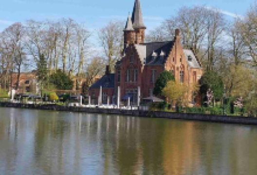 爱之湖景点图片