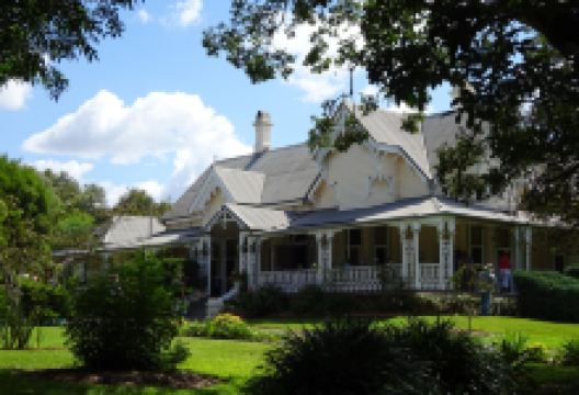 Harrow Homestead and Gardens景点图片