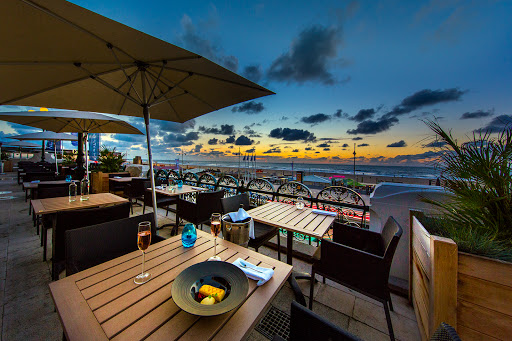 Waves at the Kurhaus餐厅图片