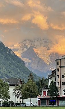 因特拉肯城堡-因特拉肯