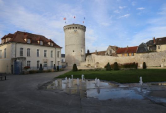 Archives Tower景点图片