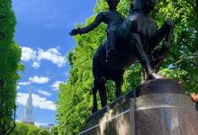 保罗列维尔雕像景点图片