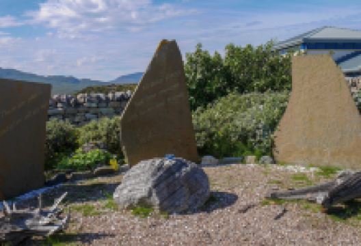 John Lennon Memorial Garden景点图片