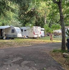 Camping De Nogarede-塞雷