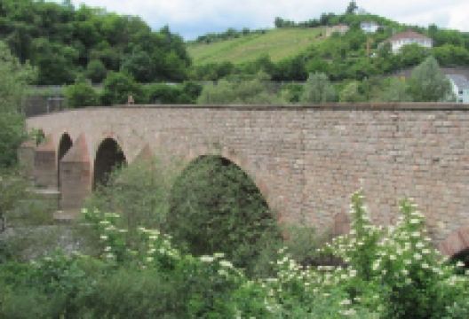 Drusus Bridge景点图片