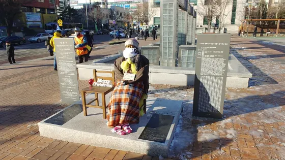 和平少女像