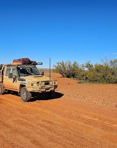 Oodnadatta Track to Mount Dare 4wd Track Start 4wd-Tieyon