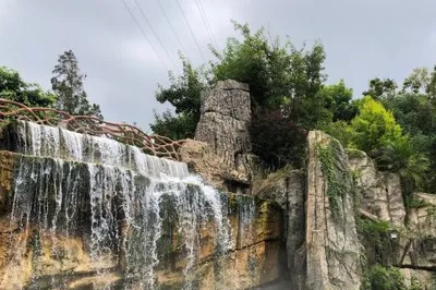 青鱼湾温泉河谷