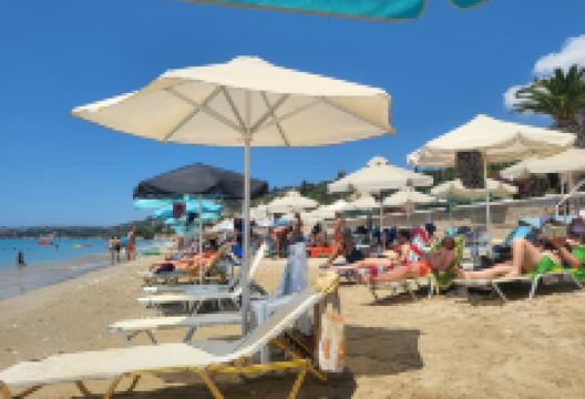 Lourdas (Lourdata) Beach景点图片