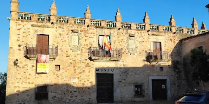 卡塞雷斯博物館