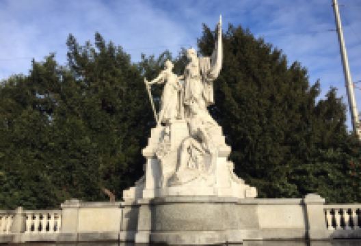 Monument of the Republic in 1848景点图片