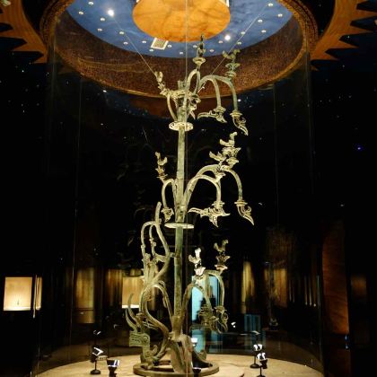 德阳+三星堆国家考古遗址公园+三星堆博物馆+神瀑沟风景区+石刻公园+钟鼓楼广场+玄珠湖5日4晚私家团