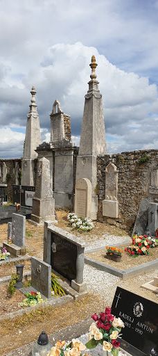 Motovun cemetery-莫托文