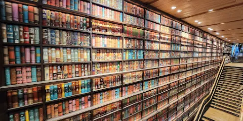 周南市立德山站前圖書館