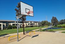 Elms Court Playground景点图片