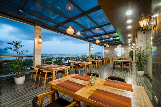 Hiromi Restaurant And Bar