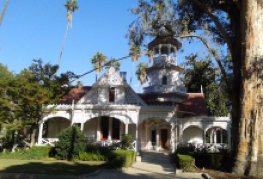 Queen Anne Cottage and Coach Barn景点图片