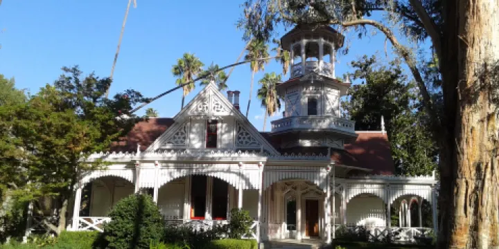 Queen Anne Cottage and Coach Barn