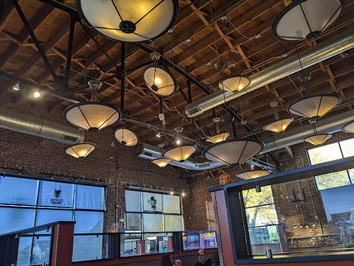 Copper Rail Bar & Grill餐厅图片