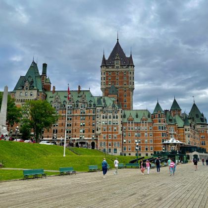 加拿大多伦多+蒙特利尔+魁北克城+渥太华+尼亚加拉瀑布11日10晚私家团