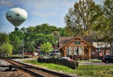 Locust Grove Train Viewing Platform景点图片