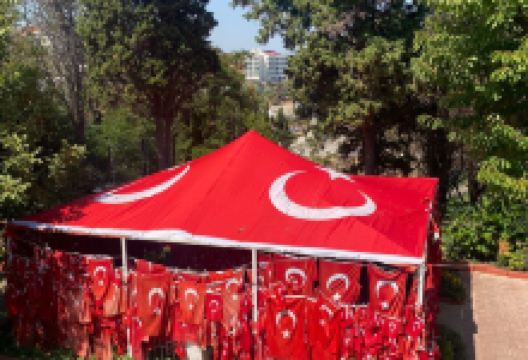 Bayrakl? Baba Turbesi景点图片
