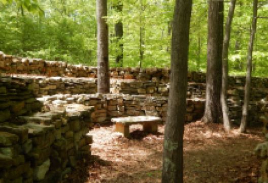 Wichahpi Commemorative Stone Wall景点图片