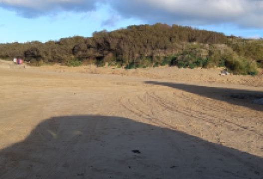 Uphill Slipway Beach景点图片