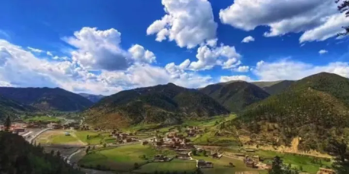 康巴漢子村旅遊景區