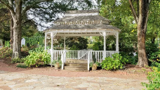 Mansell House and Gardens