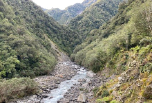 塔塔雷隧道探险景点图片