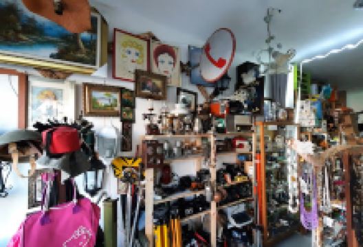 Mercatino dell'usato, artigianato, collezionismo arredo, elettronica e tanto altro购物图片