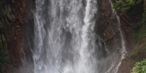 溫泉水瀑布 丸尾瀑布