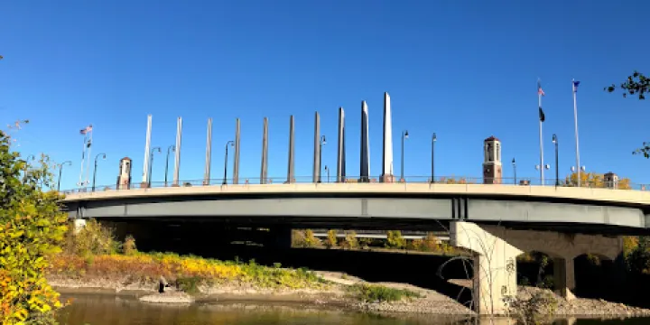 Veterans memorial bridge
