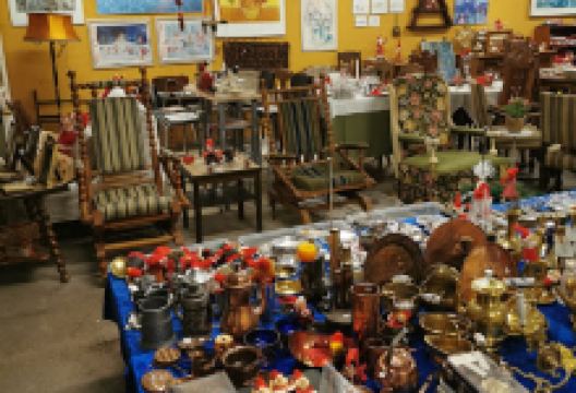 Huge Market on the island购物图片