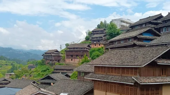 高定村