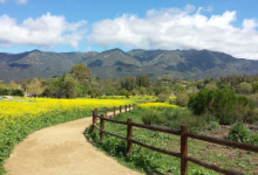 Ojai Meadows Preserve - Lomita Ave Entrance景点图片