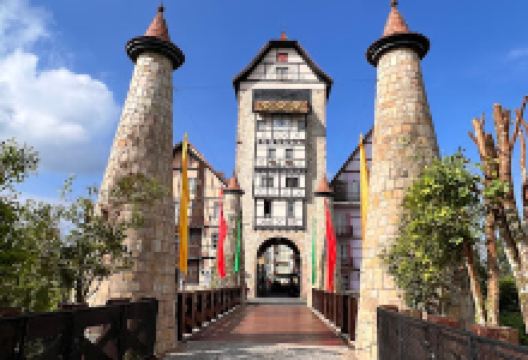 Colmar Tropicale Lookout Point Tower景点图片