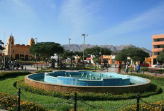 Iglesia de Santiago Apostol景点图片