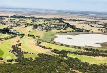 Lake Connewarre Wildlife Reserve景点图片