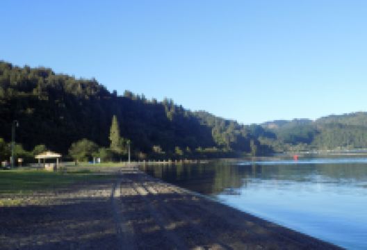 Lake Rotoma景点图片