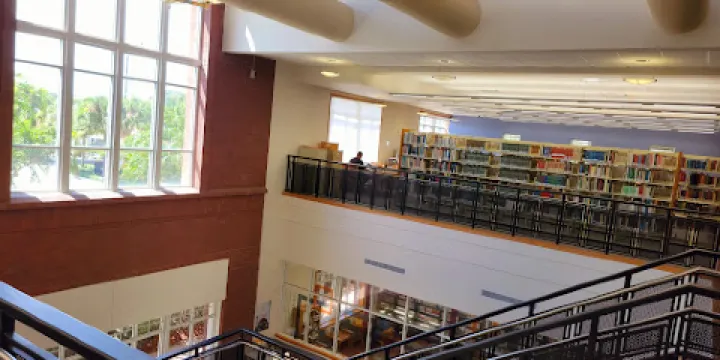 Leesburg Public Library