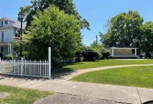 Main Street Park景点图片