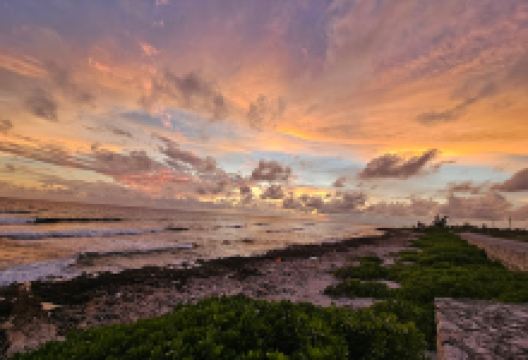 Lovers Wall景点图片