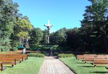 Cross In The Woods National Shrine景点图片
