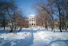 Demidovykh Estate White House景点图片