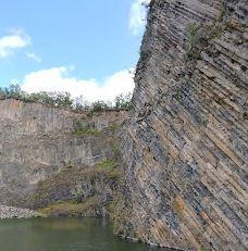 Cascade du Creux de l'Oulette-萨扬