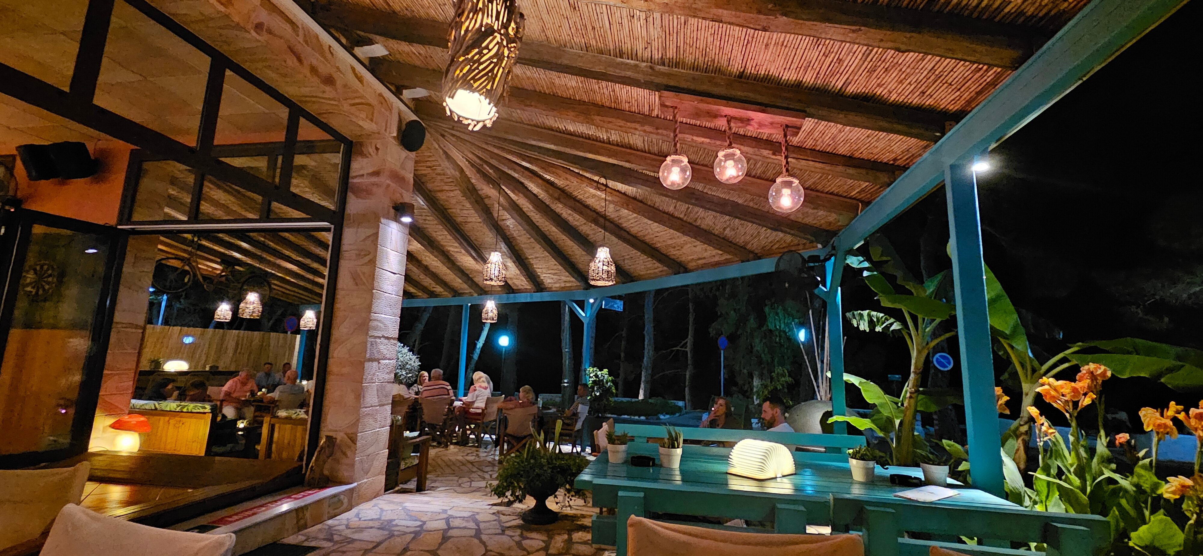 Akri seaside cafe bar餐厅图片