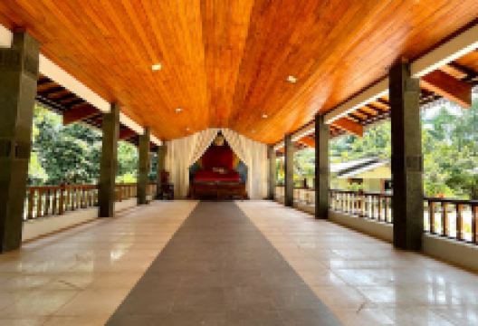 Manigodalla Temple景点图片