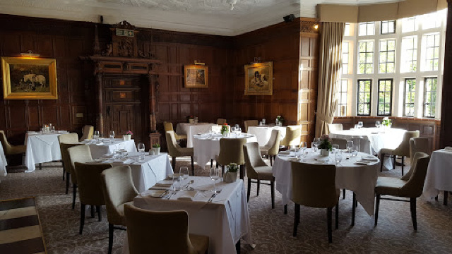 在新地方用餐餐厅图片